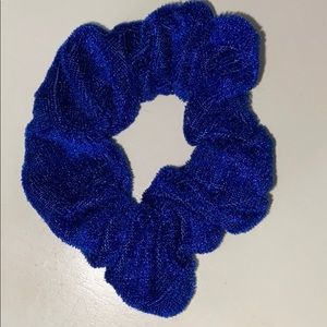 3 thin scrunchies